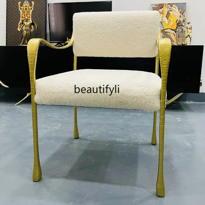 Modern Creative Design Retro Style Copper Dining Chair Model Room Villa Restaurant
Modern Creative Design Retro Style Copper Dining Chair Model Room Villa Restaurant