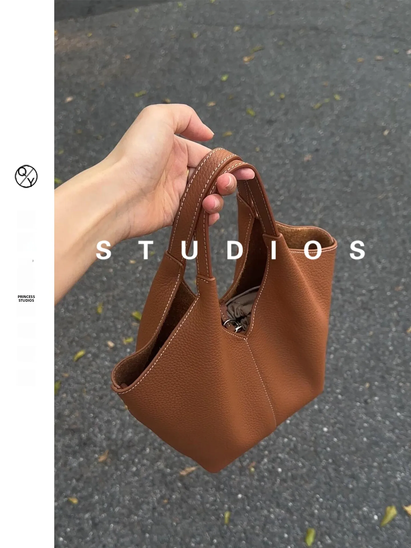 Большая вместительная сумка-тоут для женщин, повседневная сумка для поездок на работу, из мягкой кожи, модная универсальная сумка через плечо
Большая вместительная сумка-тоут для женщин, повседневная сумка для поездок на работу, из мягкой кожи, модная универсальная сумка через плечо