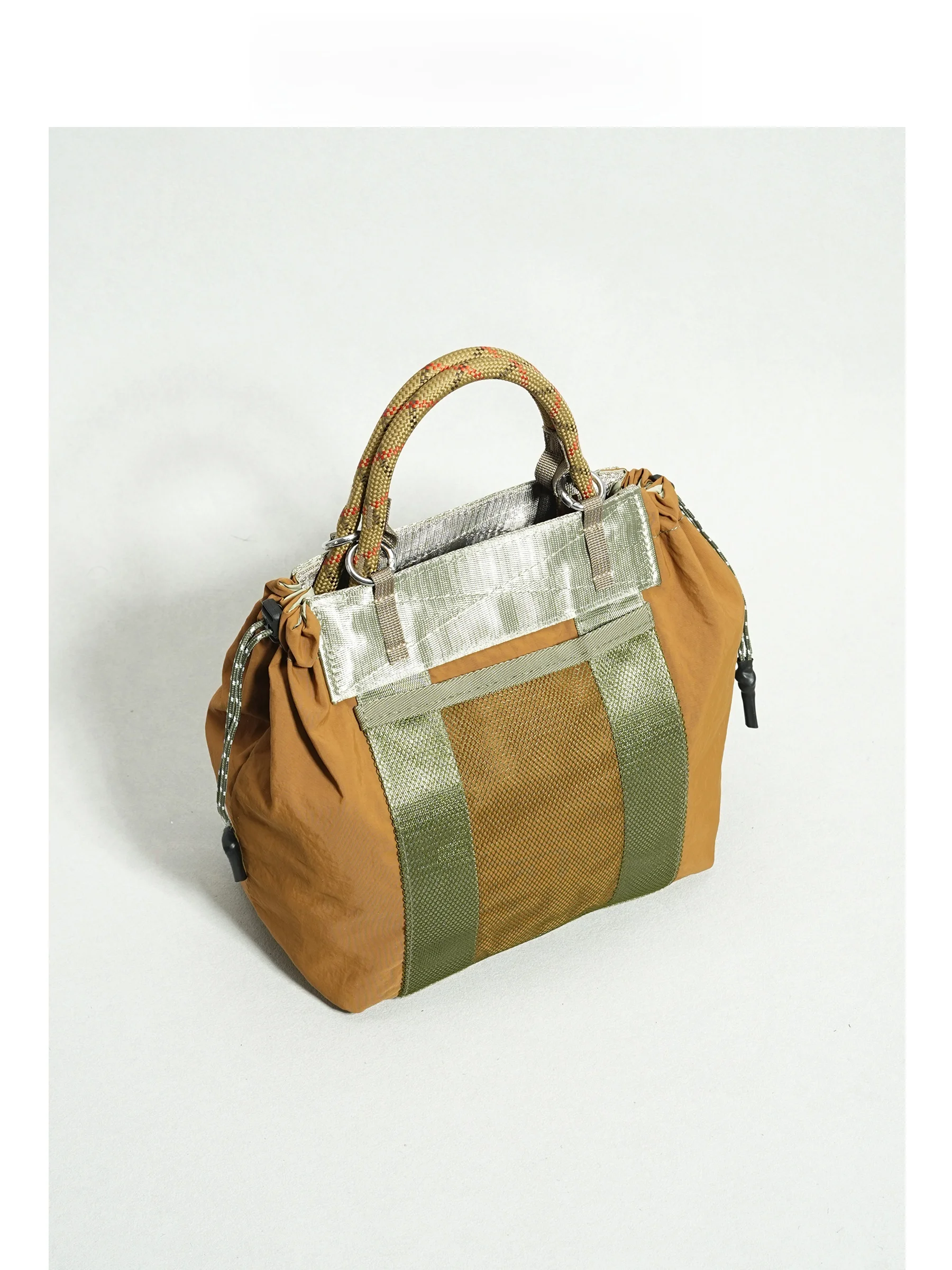 Сумка-тоут Tangzhu Mountain Series, водонепроницаемая, легкая, двусторонняя, большой вместимости, для женщин, для активного отдыха, нейлоновая сумка
Сумка-тоут Tangzhu Mountain Series, водонепроницаемая, легкая, двусторонняя, большой вместимости, для женщин, для активного отдыха, нейлоновая сумка