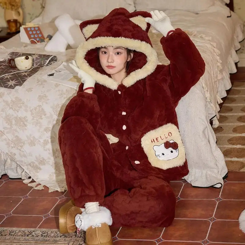 Sanrio Hello Kitty женский пижамный комплект, зимний трехслойный утепленный коралловый флис с подкладкой, теплая милая домашняя одежда для дома, одежда для сна
Sanrio Hello Kitty женский пижамный комплект, зимний трехслойный утепленный коралловый флис с подкладкой, теплая милая домашняя одежда для дома, одежда для сна