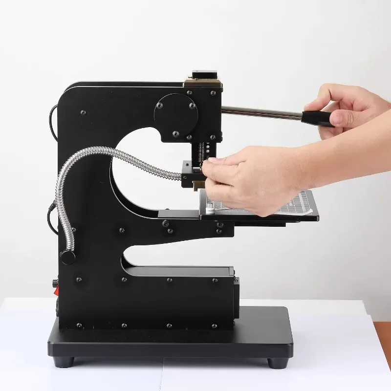 2026 Laser Electric Eye Positioning Hot Stamping Machine Multifunctional Manual Leather PU Alphanumeric Hot Stamping Machine
2026 Laser Electric Eye Positioning Hot Stamping Machine Multifunctional Manual Leather PU Alphanumeric Hot Stamping Machine