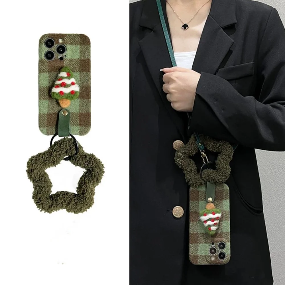 Чехол для телефона для iPhone 16, 15, 14, 13, 12, Pro Max, новый INS, винтажный плюшевый чехол в клетку для рождественской елки с браслетом, плечевым ремнем 
Чехол для телефона для iPhone 16, 15, 14, 13, 12, Pro Max, новый INS, винтажный плюшевый чехол в клетку для рождественской елки с браслетом, плечевым ремнем