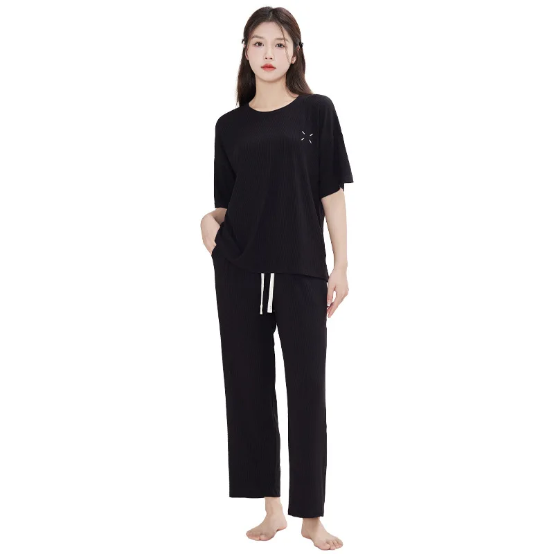 Spring And Summer New Women's Household Clothes Breathable Casual Short-sleeved Suit Solid Color Embroidery Can Wear Pajamas
Spring And Summer New Women's Household Clothes Breathable Casual Short-sleeved Suit Solid Color Embroidery Can Wear Pajamas