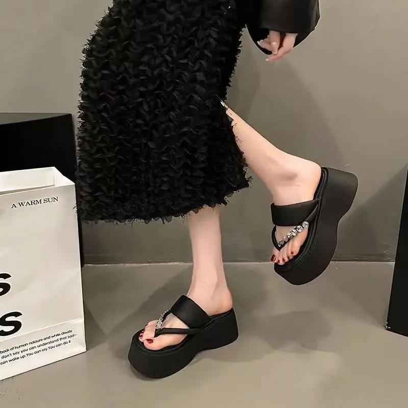 2025 New High-end Sponge Bottom Slippers, Summer Round Toe Fashionable and Casual Rhinestone Height-increasing Women's Sandals
2025 New High-end Sponge Bottom Slippers, Summer Round Toe Fashionable and Casual Rhinestone Height-increasing Women's Sandals