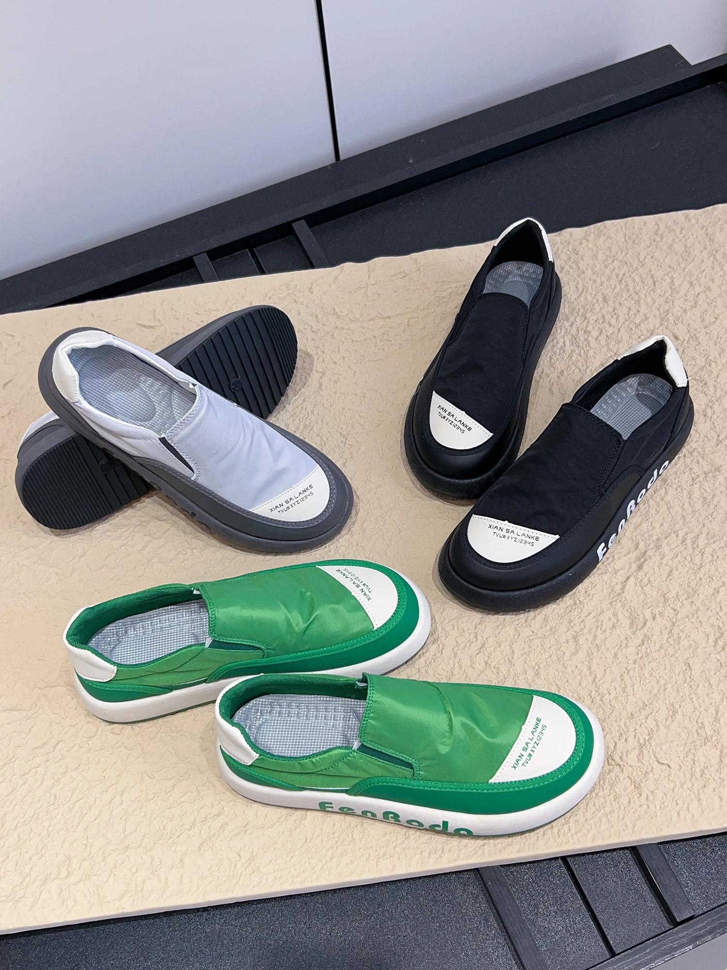 Ice Silk Men's Slip-On Casual Shoes Fashionable Breathable Cool Spring Summer Low Top Flat Heel Color Block Pattern
Ice Silk Men's Slip-On Casual Shoes Fashionable Breathable Cool Spring Summer Low Top Flat Heel Color Block Pattern