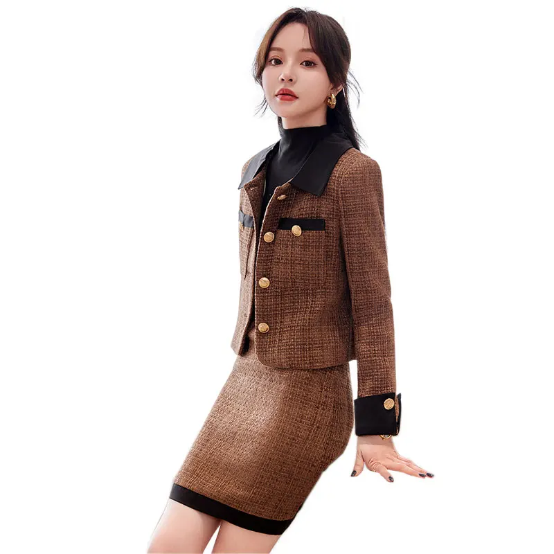 Women's coarse woolen two-piece suit jacket+short skirt 2025 new style small fragrance splicing set
Women's coarse woolen two-piece suit jacket+short skirt 2025 new style small fragrance splicing set