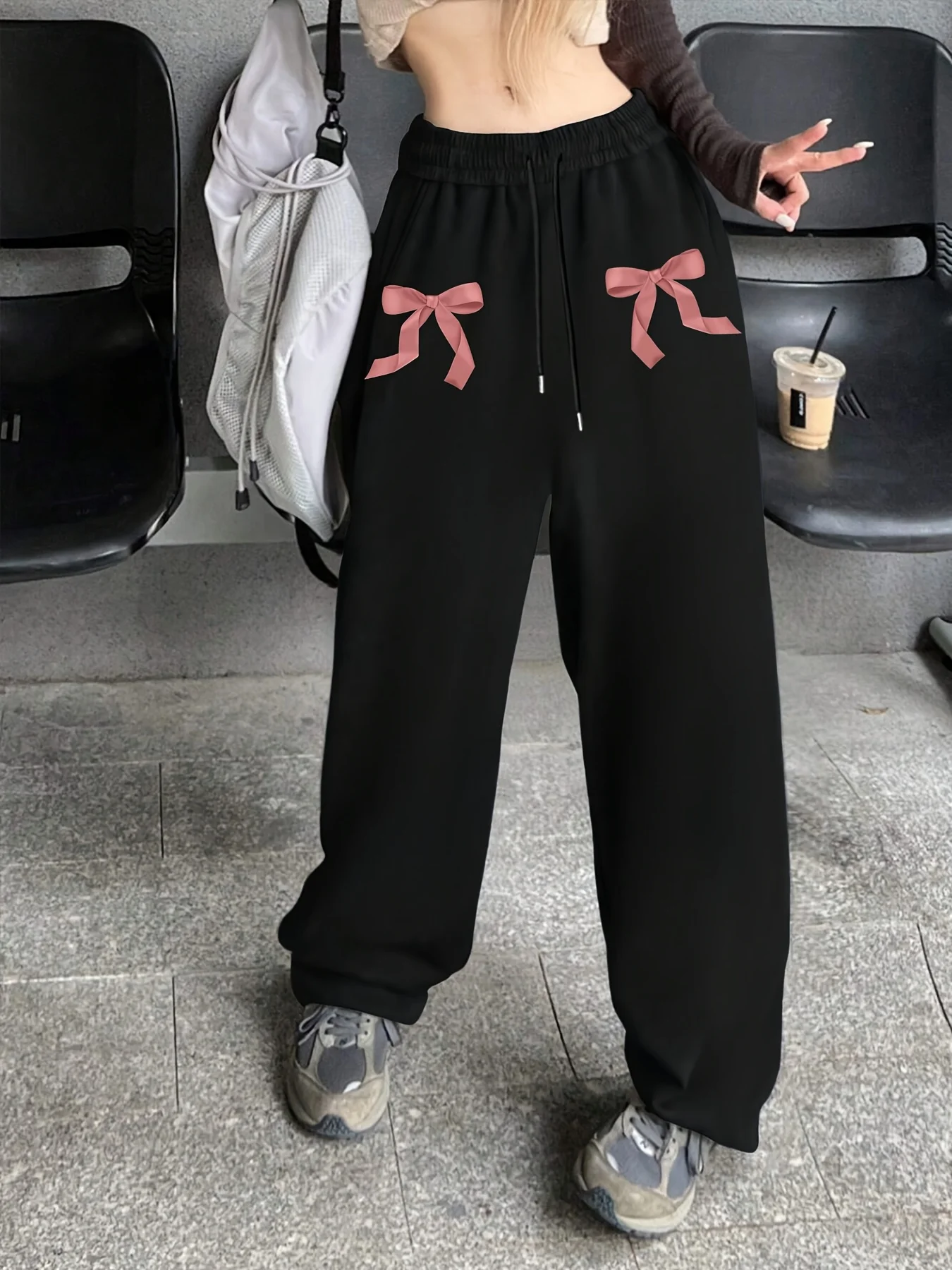 Women's Street Style Casual Sweatpants with Skull Print Arrivals for Spring Fleece Loose Fit Streetwear Oversized
Women's Street Style Casual Sweatpants with Skull Print Arrivals for Spring Fleece Loose Fit Streetwear Oversized