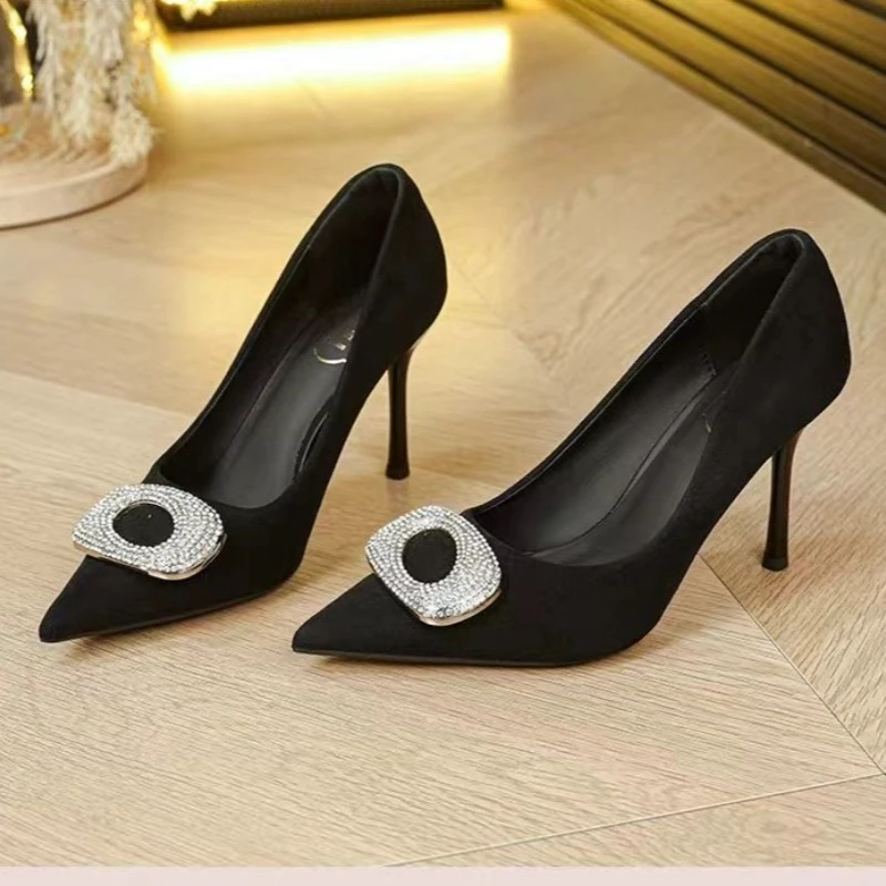 Slip-on Slim-Heel Sneakers Fashion Pointed Toe Shallow Mouth Metal Buckle Non-Slip Heels
Slip-on Slim-Heel Sneakers Fashion Pointed Toe Shallow Mouth Metal Buckle Non-Slip Heels