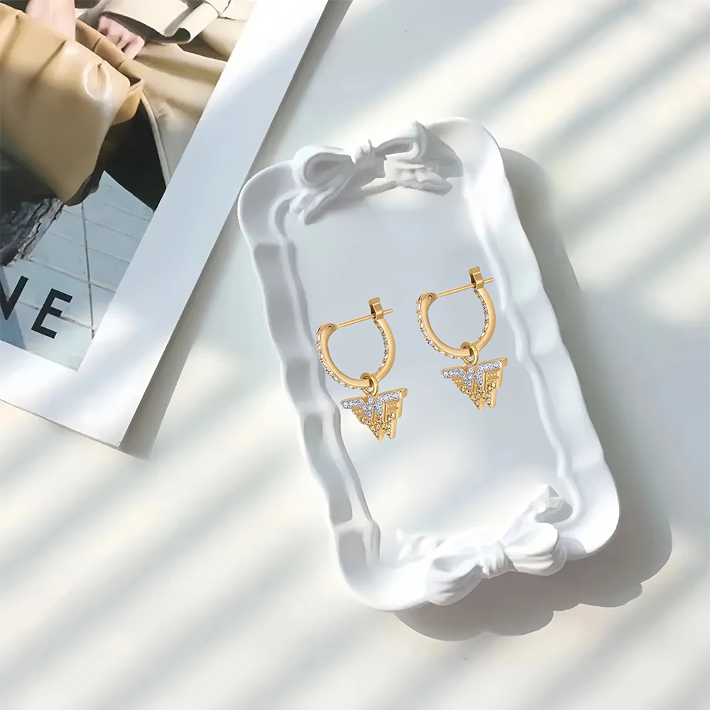 2025 Hot Selling Brand Women's Earrings Simple, Fashionable, Luxurious Jewelry Suitable for Gifting To Friends
2025 Hot Selling Brand Women's Earrings Simple, Fashionable, Luxurious Jewelry Suitable for Gifting To Friends
