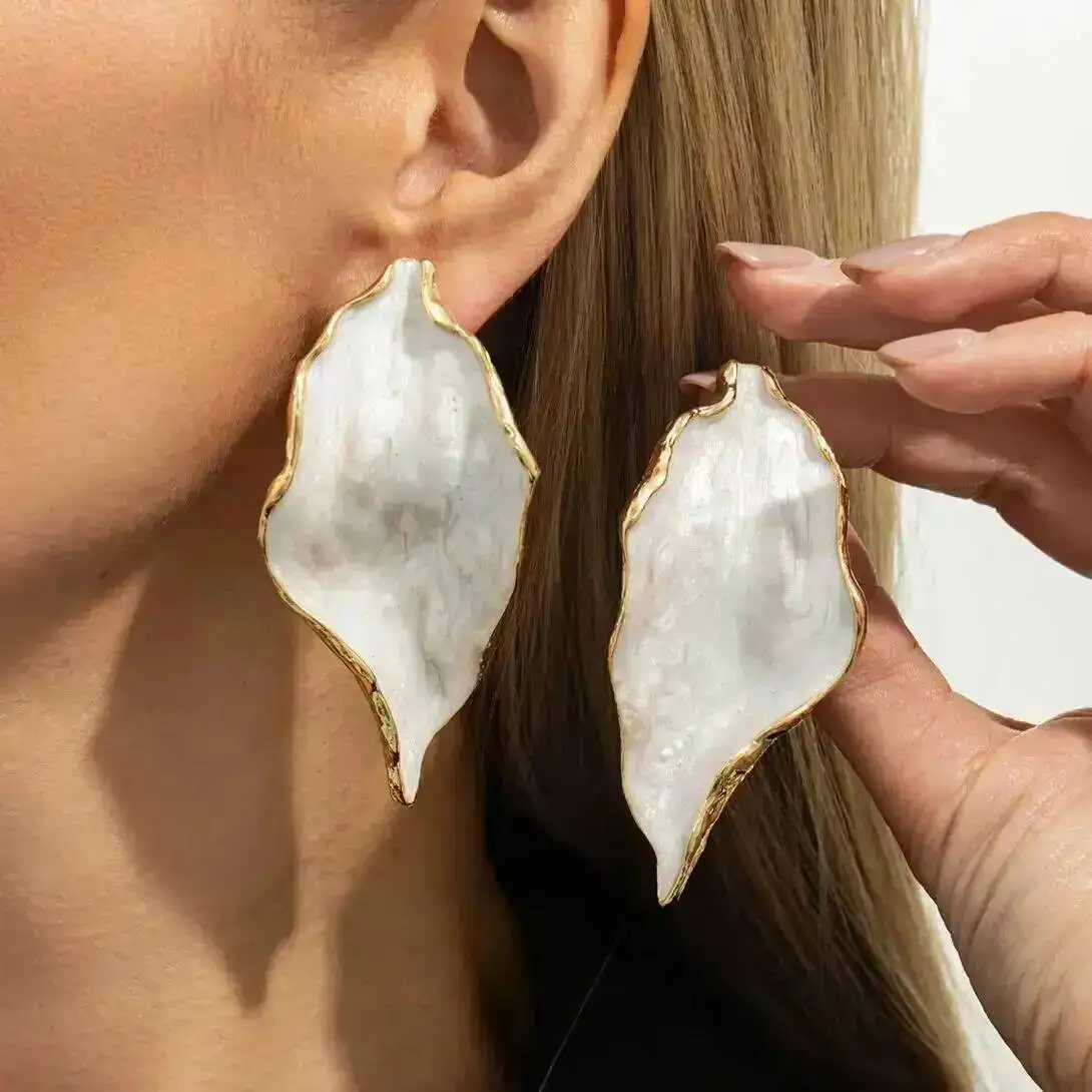 IngeSight.Z Vintage Metal Texture Geometry Oil Drip Stud Earring For Women Elegant Enamel Petal Drop Earrings Party Jewelry Gift
IngeSight.Z Vintage Metal Texture Geometry Oil Drip Stud Earring For Women Elegant Enamel Petal Drop Earrings Party Jewelry Gift