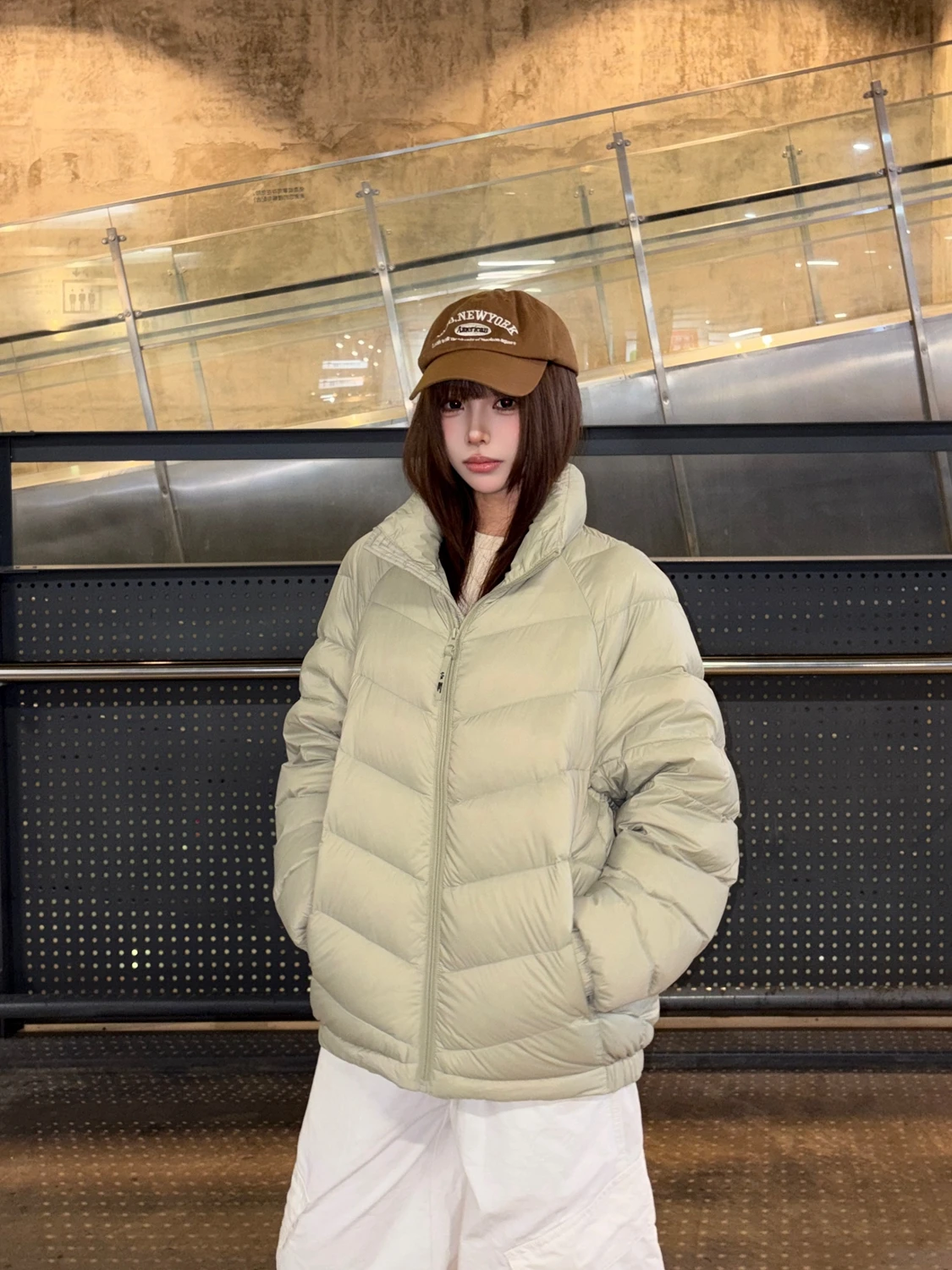 Retro Cleanfit Ribbed down Jacket Short Warm White Duck Feather Padded Coat Commute Style Loose Fit Quilted Nylon Filling
Retro Cleanfit Ribbed down Jacket Short Warm White Duck Feather Padded Coat Commute Style Loose Fit Quilted Nylon Filling