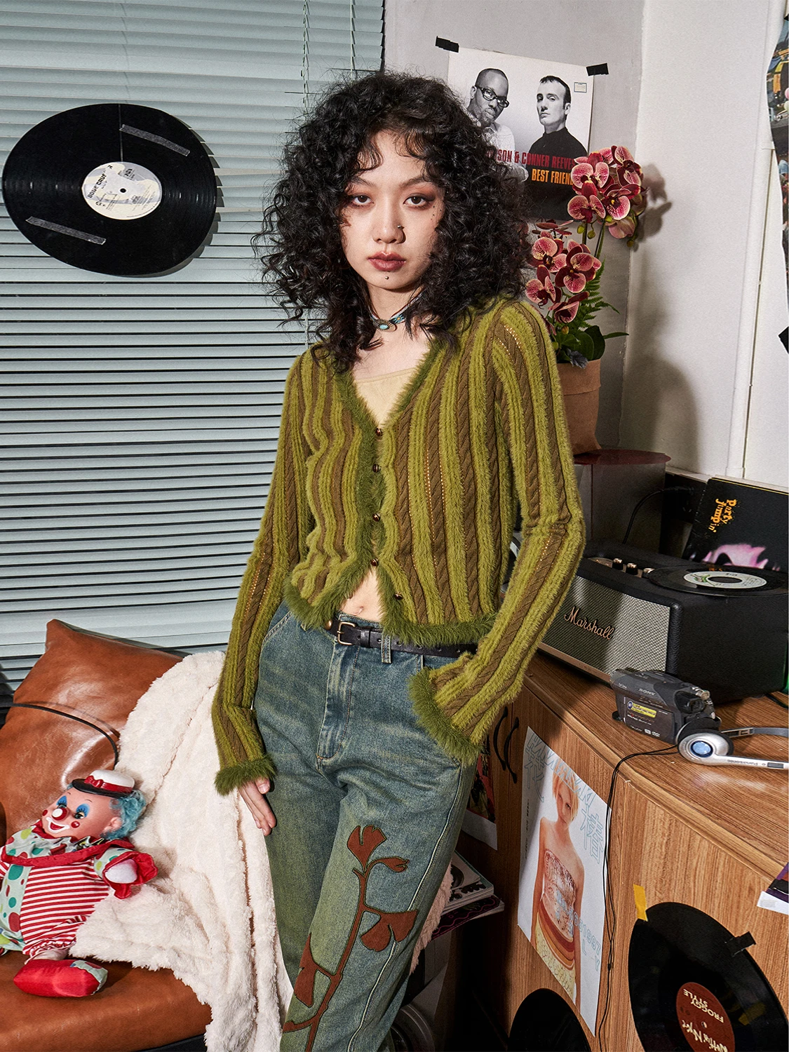 Knitted sweater cardigan short top spring and autumn retro V-neck slim-fit jumper fashionable versatile splicing leisure short
Knitted sweater cardigan short top spring and autumn retro V-neck slim-fit jumper fashionable versatile splicing leisure short