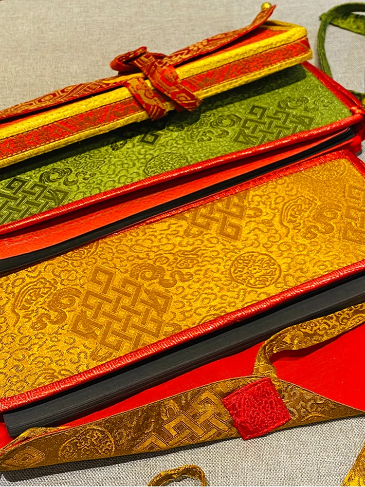 Сумка-мешок ручной работы из тибетской шерсти, высококачественная сумка для сутр, чехол для хранения буддийских текстов и ценностей, органайзер для документов
Сумка-мешок ручной работы из тибетской шерсти, высококачественная сумка для сутр, чехол для хранения буддийских текстов и ценностей, органайзер для документов