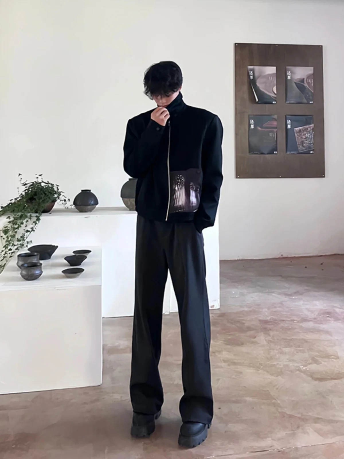 Cleanfit Casual Summer Thin Ice Silk Pants Men's Drapey Flared Straight Leg Suit Trousers Lightweight Comfortable Polyester F...
Cleanfit Casual Summer Thin Ice Silk Pants Men's Drapey Flared Straight Leg Suit Trousers Lightweight Comfortable Polyester F...