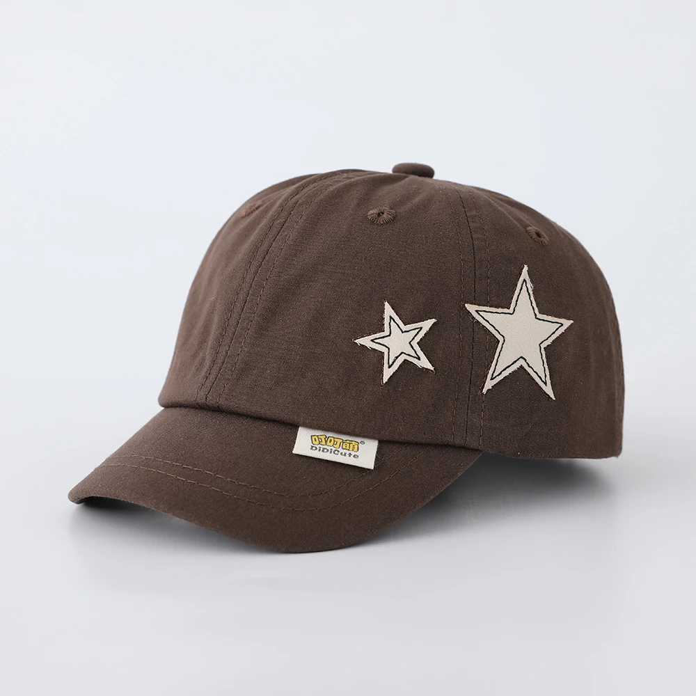 Double-star pattern embroidered baby baseball cap. Washable cotton children's outdoor hat suitable for both boys and girls.
Double-star pattern embroidered baby baseball cap. Washable cotton children's outdoor hat suitable for both boys and girls.