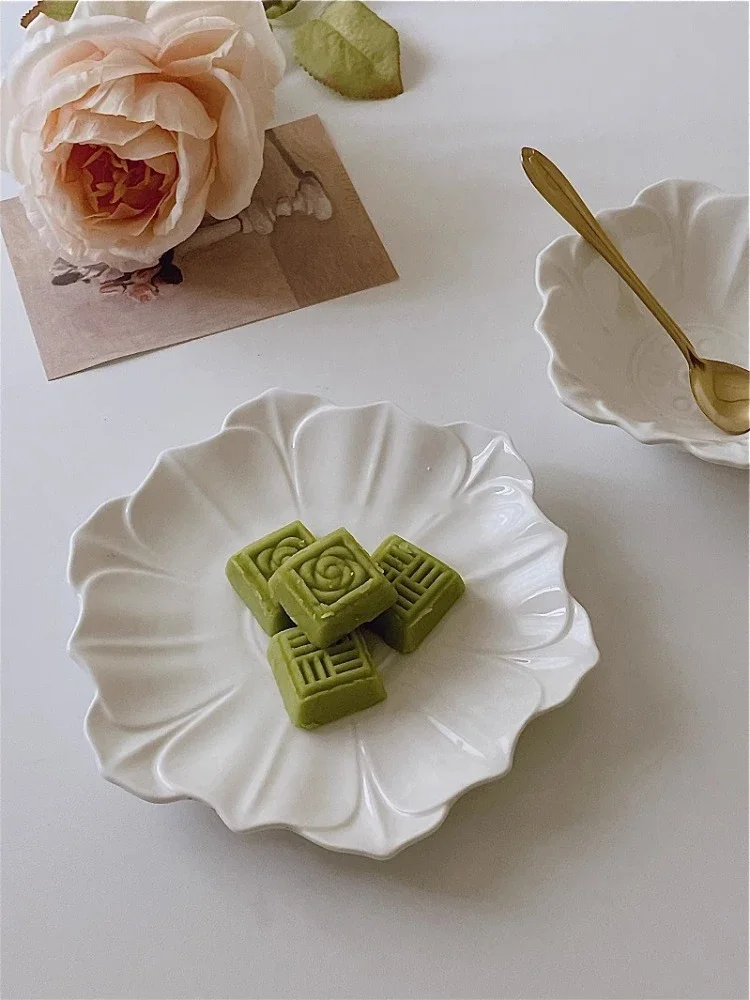 Vintage Embossed Flower Pattern Ceramic Bowl Dish, Dinner Plate Set, Household Breakfast Bowl, Dim Sum Plate, Kitchen Cutlery Se
Vintage Embossed Flower Pattern Ceramic Bowl Dish, Dinner Plate Set, Household Breakfast Bowl, Dim Sum Plate, Kitchen Cutlery Se