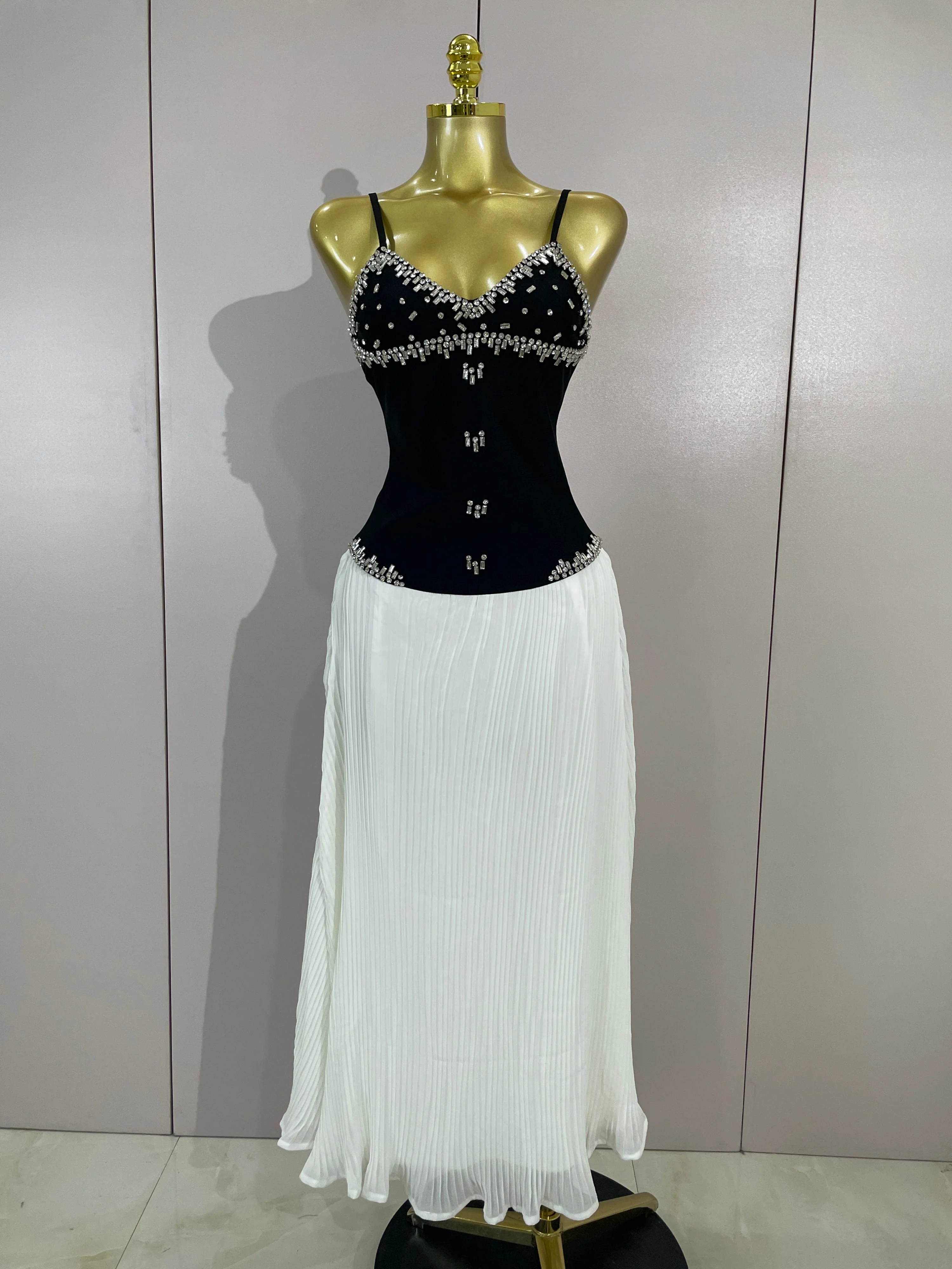Women Sexy Backless Partchwork Beading Bodycon Bandage Dress Club Party Celebrity Elegant Cocktail Gown Luxury Birthday Dresses
Women Sexy Backless Partchwork Beading Bodycon Bandage Dress Club Party Celebrity Elegant Cocktail Gown Luxury Birthday Dresses