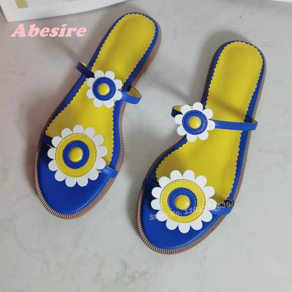 Daisy Blue One Strap Slippers Open Toe Flower Decoration Flat with Women's Slippers Summer 2024 New Patchwork Casual Beach Shoes
Daisy Blue One Strap Slippers Open Toe Flower Decoration Flat with Women's Slippers Summer 2024 New Patchwork Casual Beach Shoes