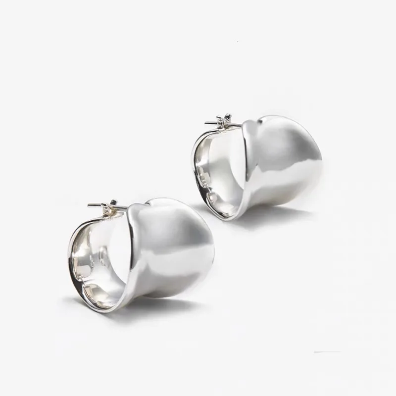 Doudou New Wide Face Earrings Female Design High Sense Niche Internet Celebrity Popular Earrings Fashion Versatile Stud Earrings
Doudou New Wide Face Earrings Female Design High Sense Niche Internet Celebrity Popular Earrings Fashion Versatile Stud Earrings