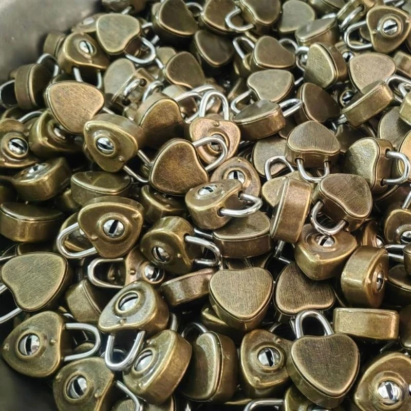 652F Mini Padlock Drawer Suitcase Security Lock Vintage Heart Lock With Key for Suitcase, Luggage, Backpack, Diary Book
652F Mini Padlock Drawer Suitcase Security Lock Vintage Heart Lock With Key for Suitcase, Luggage, Backpack, Diary Book