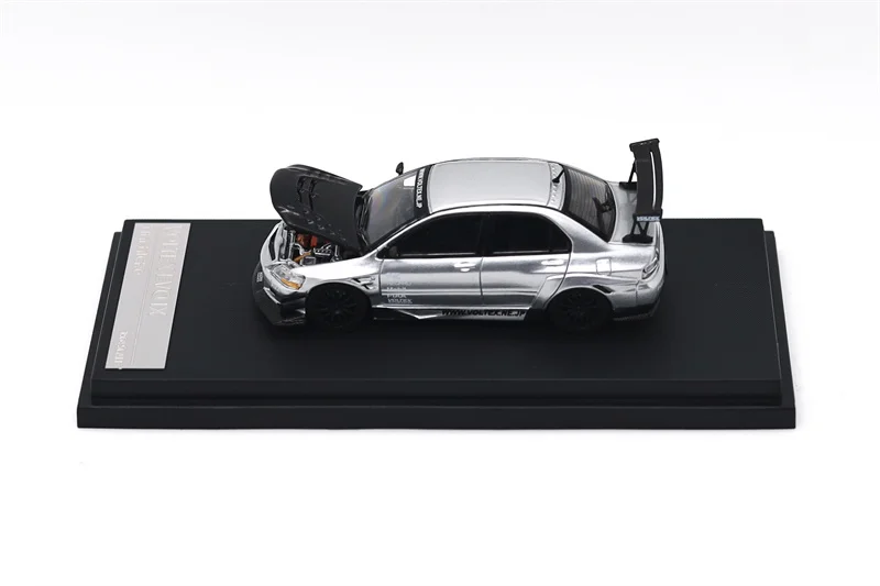 1:64 EVO 9 LANCER EVOLUTION Silver Diecast Collector's Vehicle Model Car
1:64 EVO 9 LANCER EVOLUTION Silver Diecast Collector's Vehicle Model Car