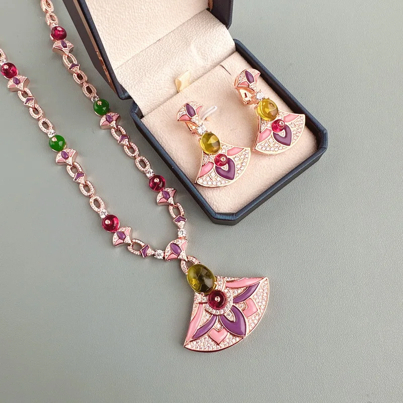 Designer Fashion Style Necklace Earrings Women Lady Inlay Cubic Zircon Colored Gemstone Rose Gold Color Fan-shaped Pendant
Designer Fashion Style Necklace Earrings Women Lady Inlay Cubic Zircon Colored Gemstone Rose Gold Color Fan-shaped Pendant