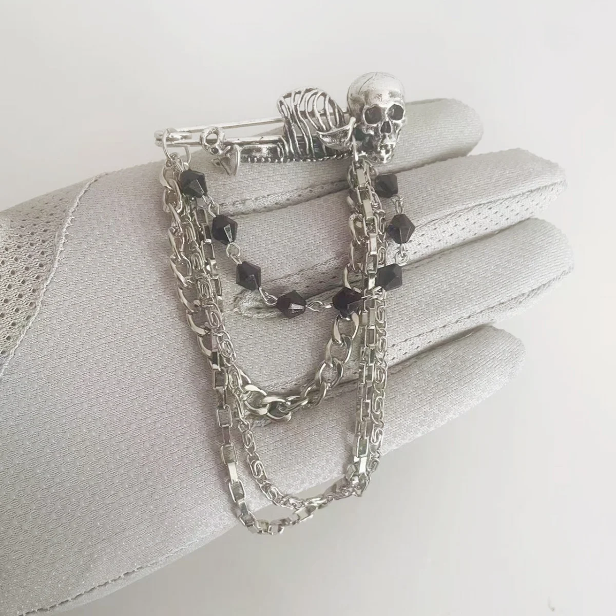 MITTO FASHION JEWELRIES AND HIGH-END ACCESSORIES LARGE SKULL SAFETY PIN STAINLESS STEEL CHAINS VINTAGE WOMEN DRESS BROOCH
MITTO FASHION JEWELRIES AND HIGH-END ACCESSORIES LARGE SKULL SAFETY PIN STAINLESS STEEL CHAINS VINTAGE WOMEN DRESS BROOCH