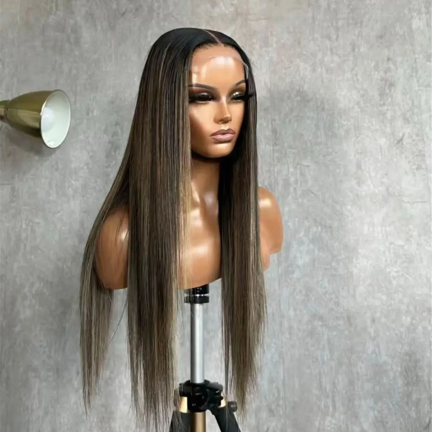 Длинные темные парики с блондинистыми прядями, прямые, мягкие, с естественной линией роста волос, без клея, из синтетического волоса, для женщин, предварительно прорезанные, для ежедневного использования
Длинные темные парики с блондинистыми прядями, прямые, мягкие, с естественной линией роста волос, без клея, из синтетического волоса, для женщин, предварительно прорезанные, для ежедневного использования