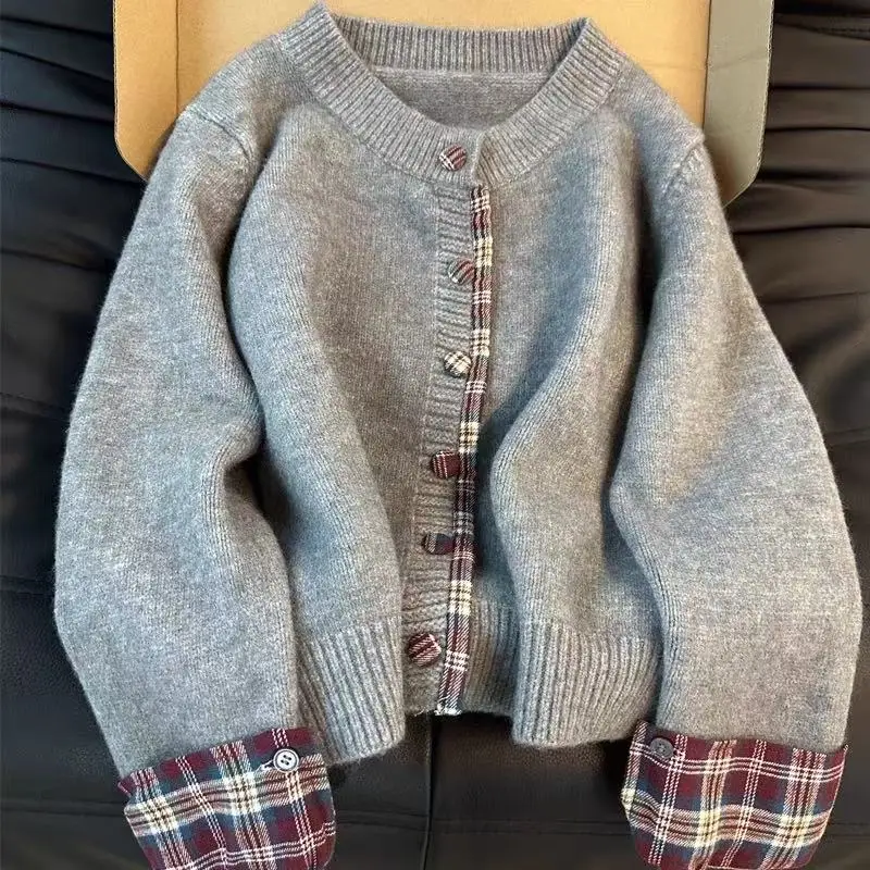 Patchwork Plaid Women's Sweaters Fake Two Piece Knitted Cardign 2025 Autumn Winter O-Neck Chic Jumper Jackets F458
Patchwork Plaid Women's Sweaters Fake Two Piece Knitted Cardign 2025 Autumn Winter O-Neck Chic Jumper Jackets F458