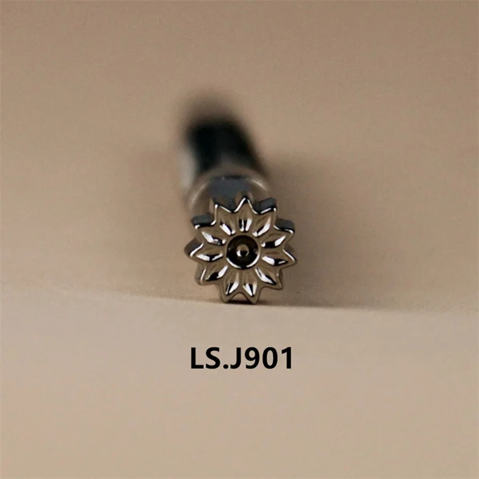 Leather craft hardware tools, precision steel engraving and embossing, decorative design with sunflower pattern, diameter 9mm
Leather craft hardware tools, precision steel engraving and embossing, decorative design with sunflower pattern, diameter 9mm