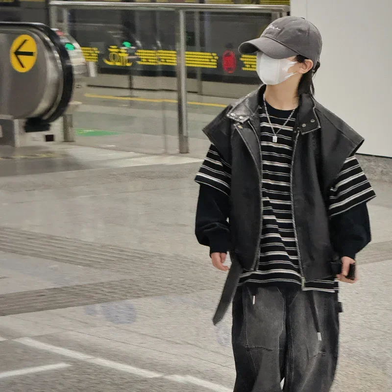Baoduo children's clothing children's and boys' vests spring and autumn models wear leather jackets 2025 new boys trend
Baoduo children's clothing children's and boys' vests spring and autumn models wear leather jackets 2025 new boys trend
