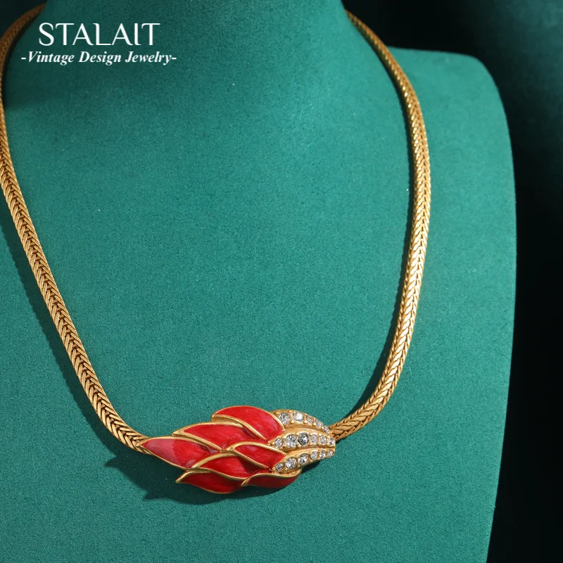 Vintage Flamingo Red Feathers Necklace For Woman Gold Color Chain Choker Oil Drop Pendant Accessories Luxury Designer Jewelry
Vintage Flamingo Red Feathers Necklace For Woman Gold Color Chain Choker Oil Drop Pendant Accessories Luxury Designer Jewelry