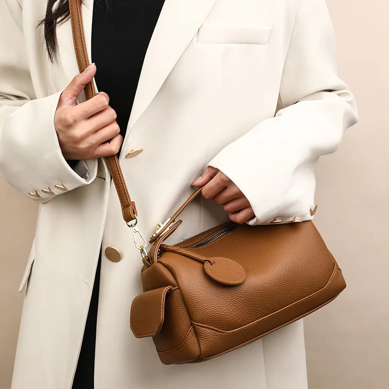 Ladies' Crossbody Bag with Large Capacity Simple and Casual for Daily Commuting Hand-Held Shoulder Bag
Ladies' Crossbody Bag with Large Capacity Simple and Casual for Daily Commuting Hand-Held Shoulder Bag