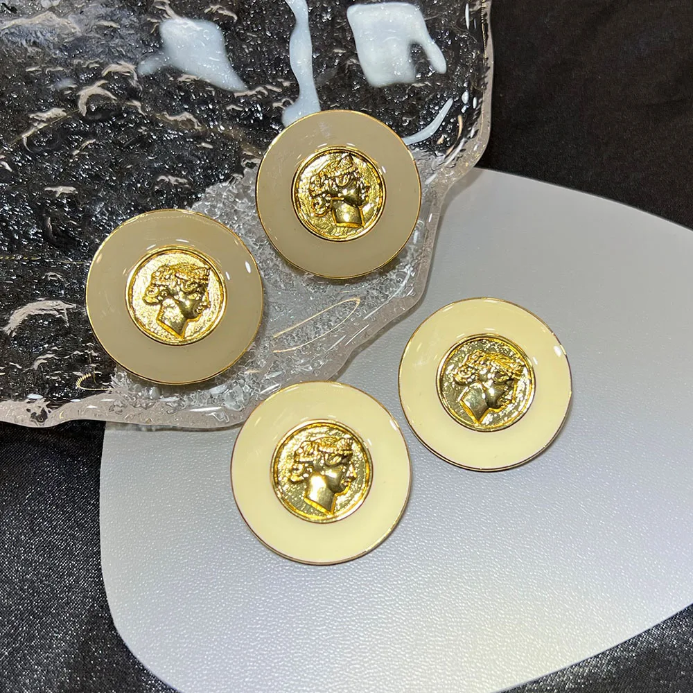 DIY accessories Enamel French vintage stud earrings retro human head light luxury high sense copper plated real gold medieval ea
DIY accessories Enamel French vintage stud earrings retro human head light luxury high sense copper plated real gold medieval ea