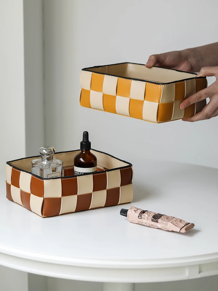 Leather storage basket Household bedroom cosmetics storage box Desktop sundries sorting basket
Leather storage basket Household bedroom cosmetics storage box Desktop sundries sorting basket