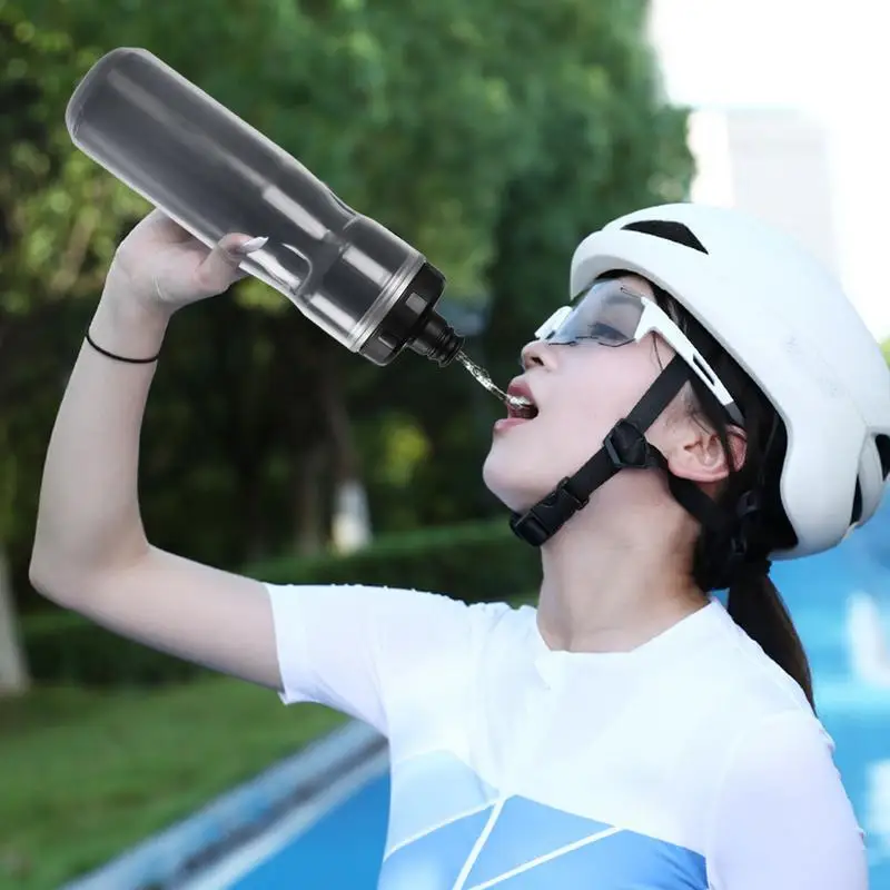Gym Water Bottle 720ml Reusable Insulated Water Bottle Heat-Resistant Portable Hydration Supplies For Home Studio Gym Cycling
Gym Water Bottle 720ml Reusable Insulated Water Bottle Heat-Resistant Portable Hydration Supplies For Home Studio Gym Cycling
