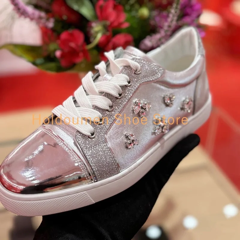 Classic Champagne Silver Glossy Gorgeous Diamond Studded Sneakers Round Toe Lace Up Women's Daily Fashion Flat Casual Shoes
Classic Champagne Silver Glossy Gorgeous Diamond Studded Sneakers Round Toe Lace Up Women's Daily Fashion Flat Casual Shoes