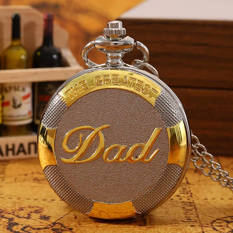 Карманные часы «The Greatest Dad» — изысканный подарок для отца, высококачественная металлическая цепочка, элегантный серебряный мужской вневременной аксессуар
Карманные часы «The Greatest Dad» — изысканный подарок для отца, высококачественная металлическая цепочка, элегантный серебряный мужской вневременной аксессуар
