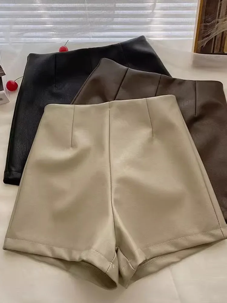 Casual Shorts for Women Streetwear Vintage Korean Fashion Shorts Solid Zipper Slim 2023 New Autumn Winter Leather Shorts
Casual Shorts for Women Streetwear Vintage Korean Fashion Shorts Solid Zipper Slim 2023 New Autumn Winter Leather Shorts
