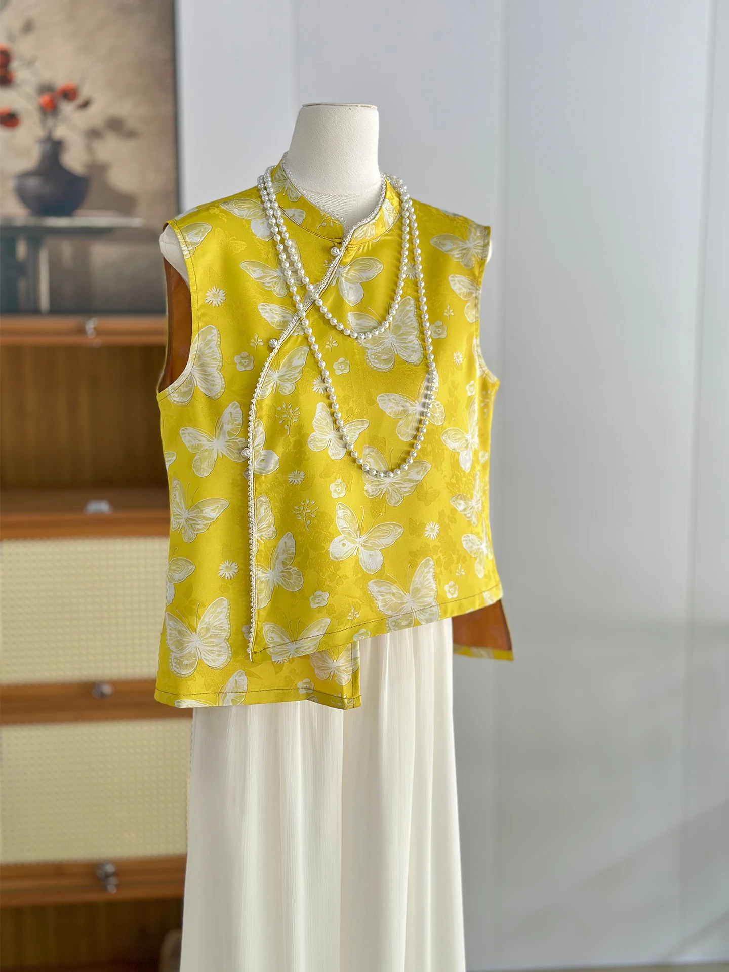 High-End Yellow New Chinese Style Vest Women's Thin Outer Sleeveless Top Young
High-End Yellow New Chinese Style Vest Women's Thin Outer Sleeveless Top Young