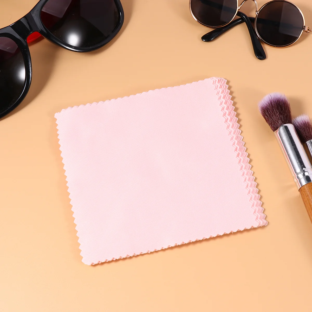 80pcs Cleaning Cloth For Lens Microfiber Eyeglasses Camera Screen Portable Streak Free Glasses Cloths For Photography Equipment 
80pcs Cleaning Cloth For Lens Microfiber Eyeglasses Camera Screen Portable Streak Free Glasses Cloths For Photography Equipment