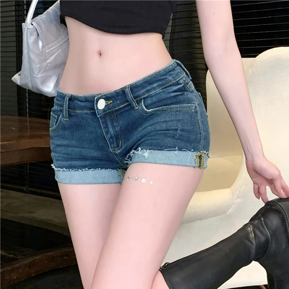 Spicy girl denim shorts, women's summer low waist slimming rolled edge pants, small American style hip hugging hot pants
Spicy girl denim shorts, women's summer low waist slimming rolled edge pants, small American style hip hugging hot pants