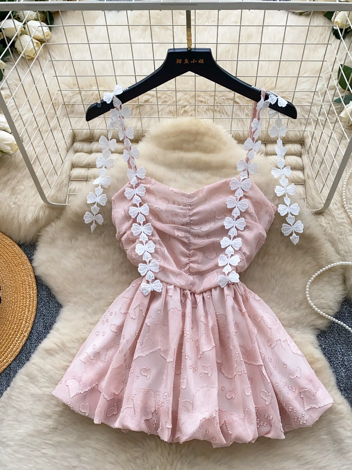 Women's Pink Camisole Sweet Lace Cami Top Vintage Y2K Gyaru Sexy Sleeveless Off Shoulder Strapless Bandeau Vest for Women Summer
Women's Pink Camisole Sweet Lace Cami Top Vintage Y2K Gyaru Sexy Sleeveless Off Shoulder Strapless Bandeau Vest for Women Summer