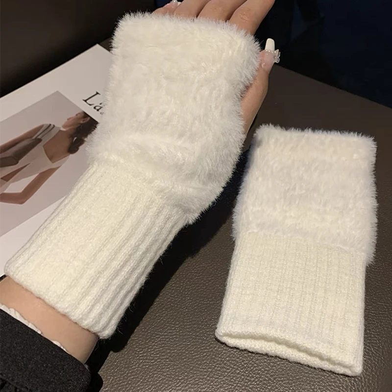 Luxury Soft Mink Fleece Gloves Women Winter Warm Fingerless Gloves Solid White Plush Knitted Half Finger Wrist Mittens Writting
Luxury Soft Mink Fleece Gloves Women Winter Warm Fingerless Gloves Solid White Plush Knitted Half Finger Wrist Mittens Writting