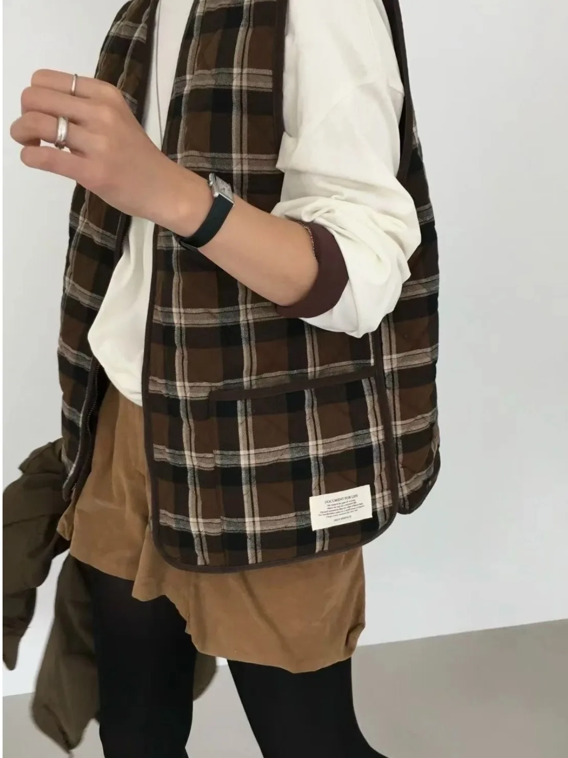 Ретро V-образный вырез, свободный крой, клетчатый хлопковый жилет на молнии, верхняя одежда для женщин, шикарная осенне-зимняя универсальная модная одежда
Ретро V-образный вырез, свободный крой, клетчатый хлопковый жилет на молнии, верхняя одежда для женщин, шикарная осенне-зимняя универсальная модная одежда