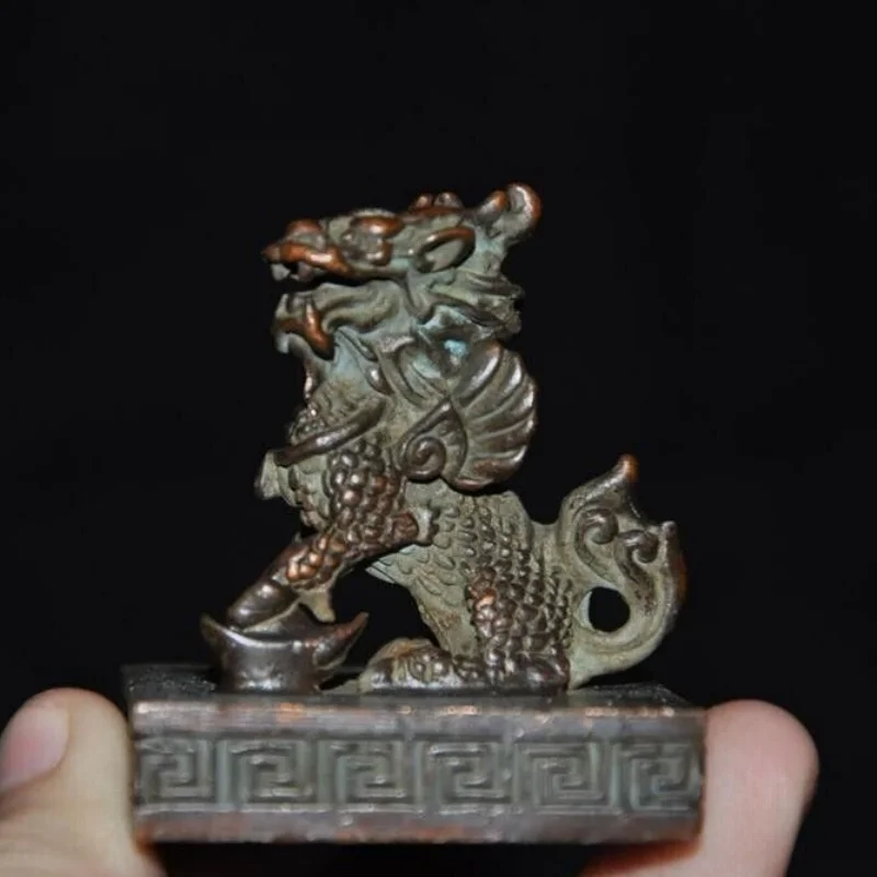 2'' Chinese bronze wealth Yuanbao Kylin Beast seal Stamp signet Collection Nice Art Work
2'' Chinese bronze wealth Yuanbao Kylin Beast seal Stamp signet Collection Nice Art Work