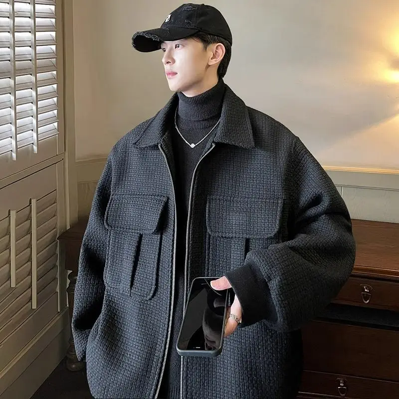 Three Dimensional Jacket for Men's Autumn and Winter 2025 New Style, High-end and Versatile Flip Collar Workwear Coat
Three Dimensional Jacket for Men's Autumn and Winter 2025 New Style, High-end and Versatile Flip Collar Workwear Coat