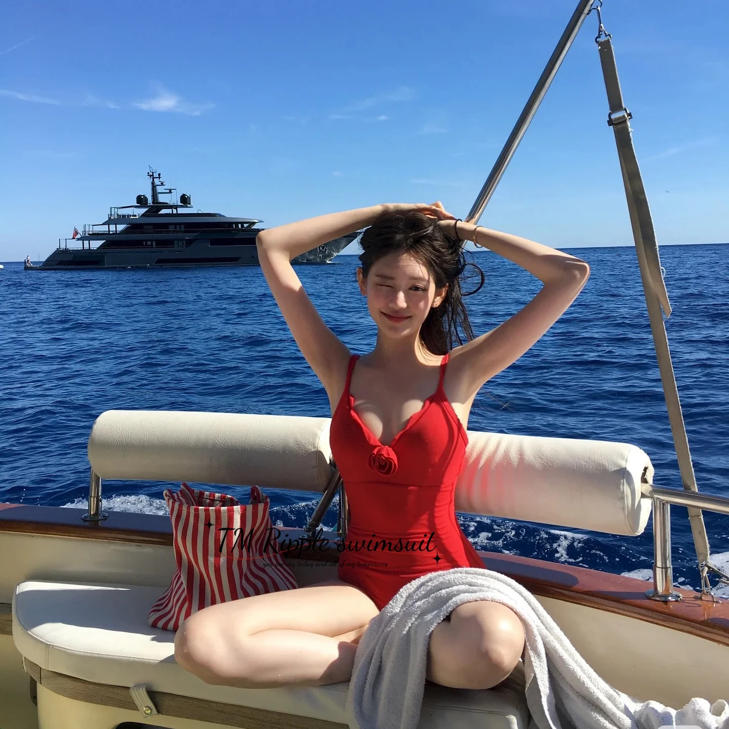 Red One-Piece Swimsuit Women's Korean Style Blogger Red Rose Cover-Up Slimming Beach Vacation Pure Desire Sweet Style
Red One-Piece Swimsuit Women's Korean Style Blogger Red Rose Cover-Up Slimming Beach Vacation Pure Desire Sweet Style
