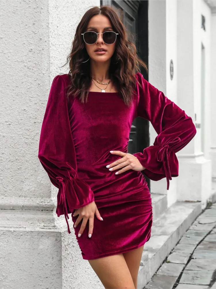 New Women's Spring Autumn Fashion Pleated Flared Sleeves One Collar Velvet Tight Fitting Hip Hugging Short Dress
New Women's Spring Autumn Fashion Pleated Flared Sleeves One Collar Velvet Tight Fitting Hip Hugging Short Dress