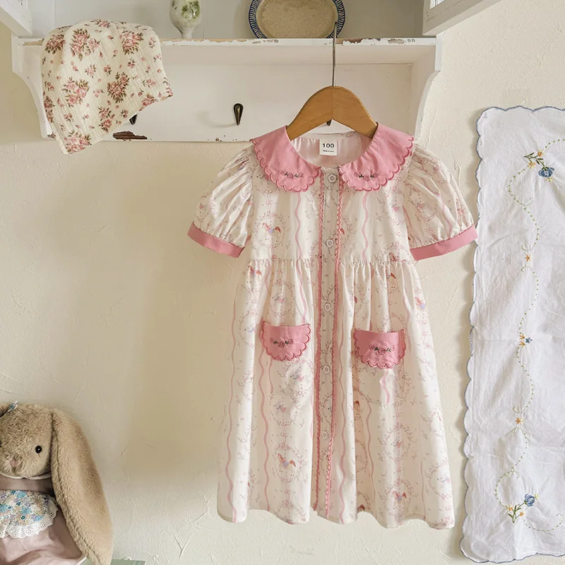 New Arrival Toddler Girl Retro French Doll Collar Sundress, Blossom Embroidered Bubble Sleeve Rocking Horse Contrast Skirt
New Arrival Toddler Girl Retro French Doll Collar Sundress, Blossom Embroidered Bubble Sleeve Rocking Horse Contrast Skirt
